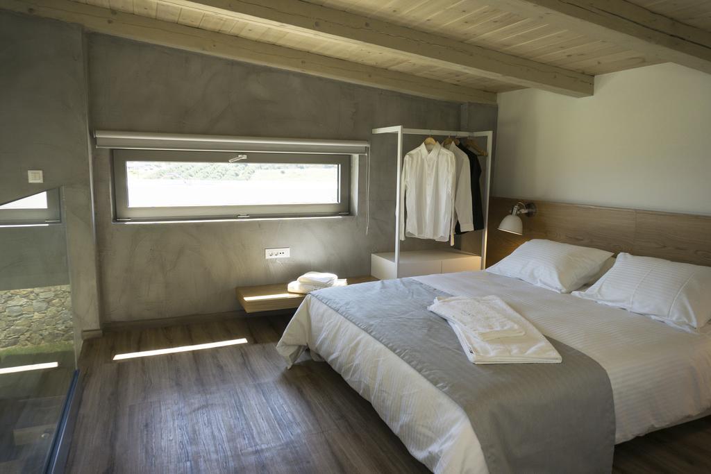 Iskios Villas Agia Marina  Exterior photo